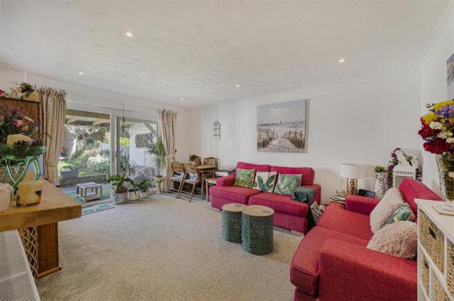 Lounge / Dining Room