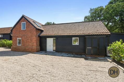 Quince Hall Farm, Chelmsford Road, Blackmore, Essex CM4