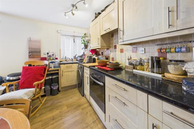 Flat 3, Balloon Court, 18 Cave Street St Pauls, Br