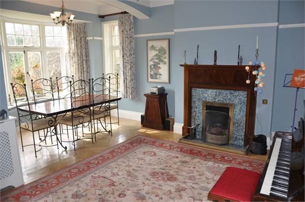 Sitting/Dining Room