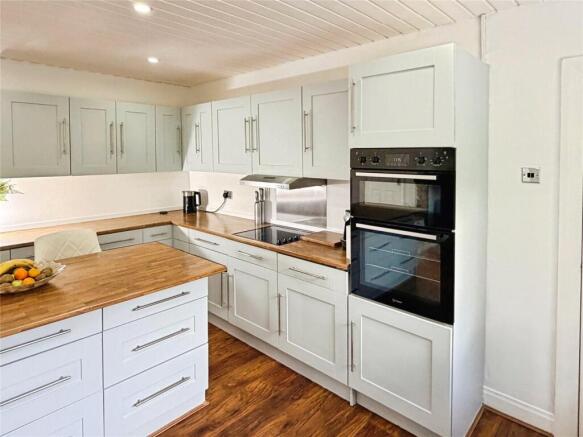 2 bed Bungalow for sale Image 10