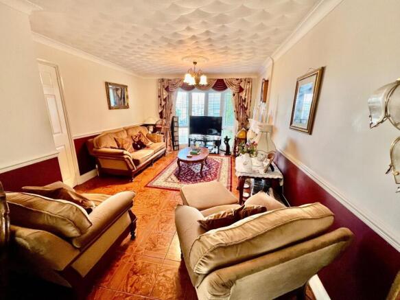 Lounge/Dining Room