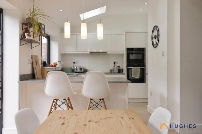 3 bed Semi-Detached for sale Image 11