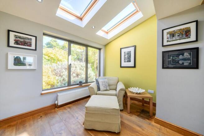 4 bed Detached for sale Image 10