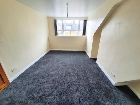 3 bed Terraced to rent Image 6