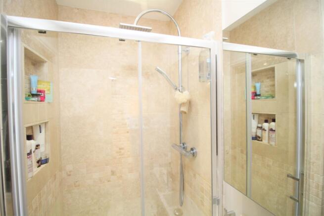 Master En-suite