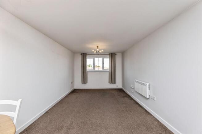 2 bed Apartment for sale Image 6