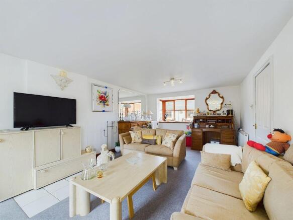 3 bed Terraced for sale Image 9