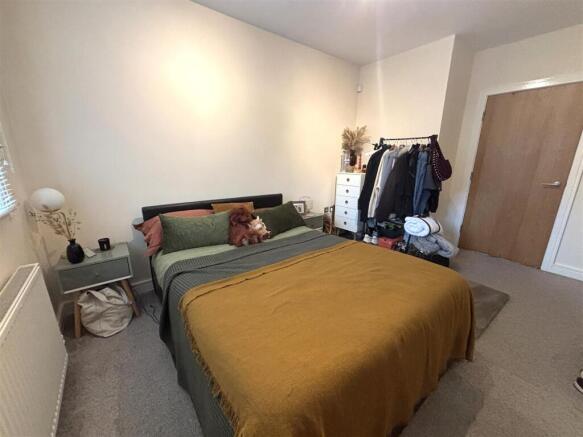 2 bed Apartment for sale Image 6
