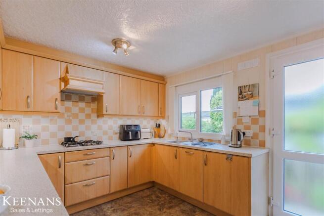 2 bed Park Home for sale Image 4