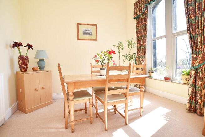 2 bed Flat for sale Image 12