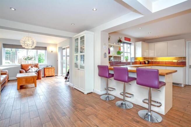 Kitchen 4.jpg