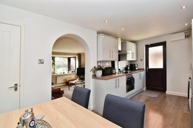 Kitchen & Din...