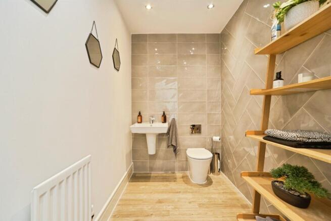 3 bed Terraced for sale Image 6
