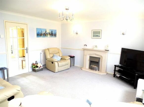GOOD SIZE LOUNGE