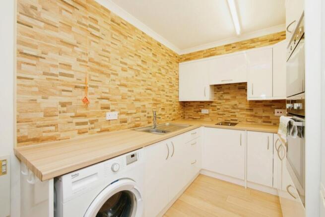 2 bed Apartment for sale Image 7