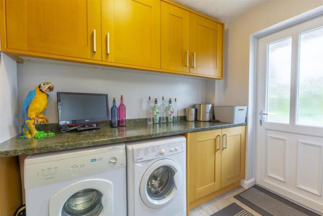 Utility room (6)-HDR copy.jpg