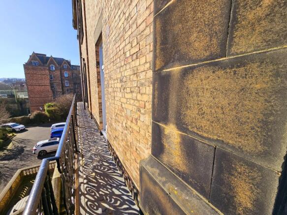 2 bed Flat for sale Image 6