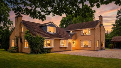 Main Drive, Sudbrooke, Lincoln, Lincolnshire, LN2 2QY