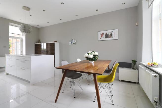 Dining Kitchen 1.JPG