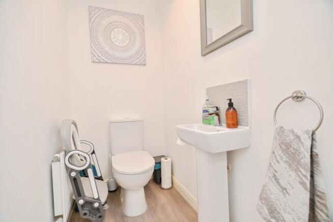 3 bed Semi-Detached for sale Image 7