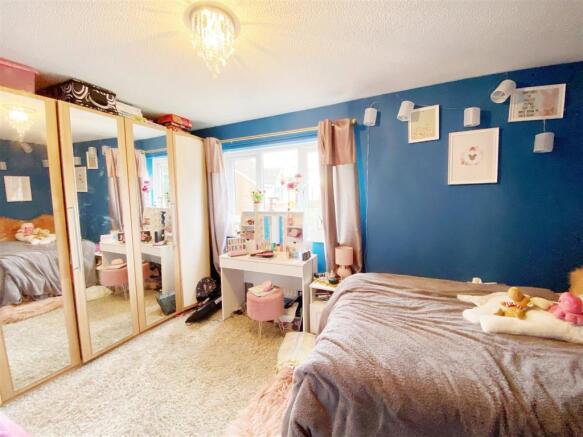 Bedroom1.jpg