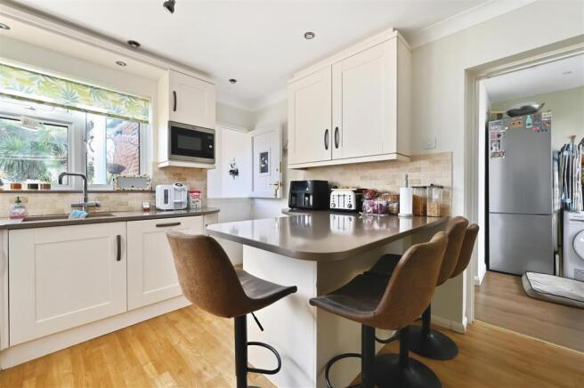 11 GLENLEIGH PARK ROAD - TN394EH - PHOTOS (15).jpg