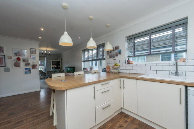 3 bed Detached Bungalow for sale Image 6