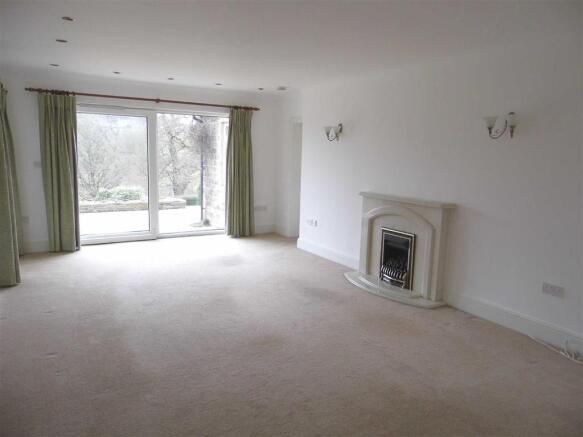 MAIN RECEPTION ROOM