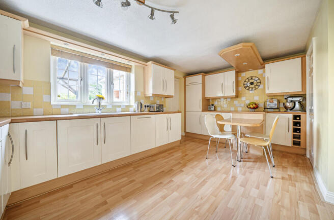 1363701-18-68e4d9...