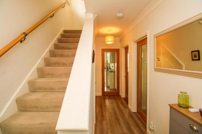 3 bed Semi-Detached for sale Image 6