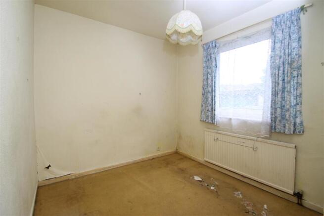 bedroom 2.JPG
