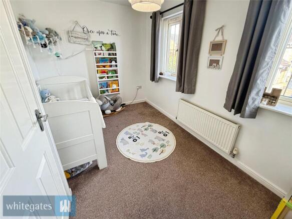 3 bed Town House for sale Image 9
