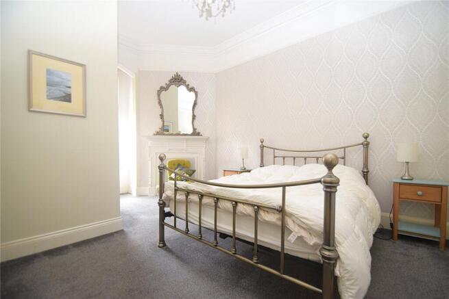 2 bed Apartment to rent Image 6