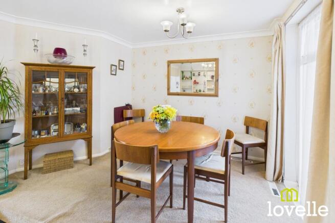 4 bed Semi-Detached for sale Image 4