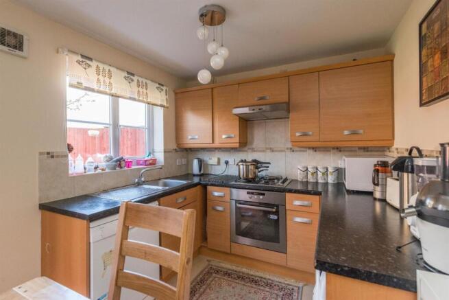 44 Pavillion Way NH 03.jpg