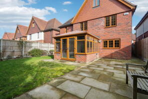 32, Bishop Ramsey Close, Ruislip HA4 8GY