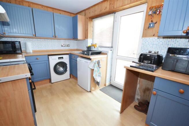 3 bed Bungalow for sale Image 3