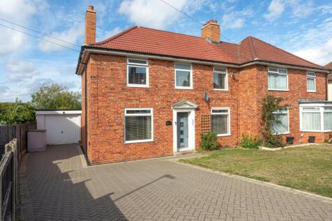 Queens Road, Aylesham, Canterbury, Kent, CT3