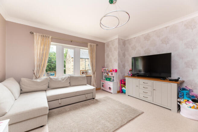 6 bed Detached for sale Image 8