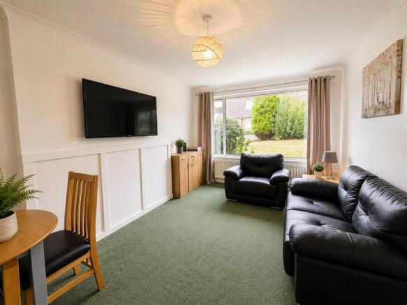 2 bed Semi-Detached Bungalow for sale Image 4