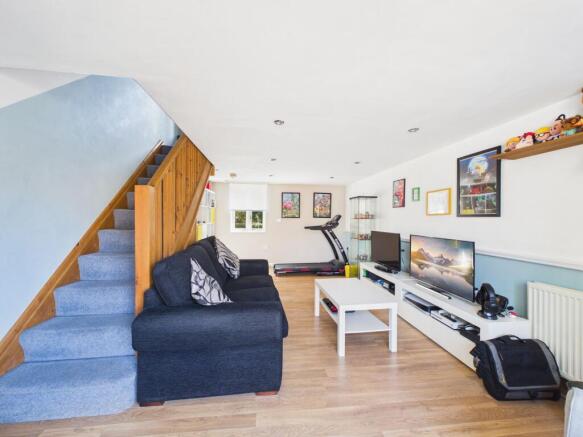 5 bed Detached for sale Image 9