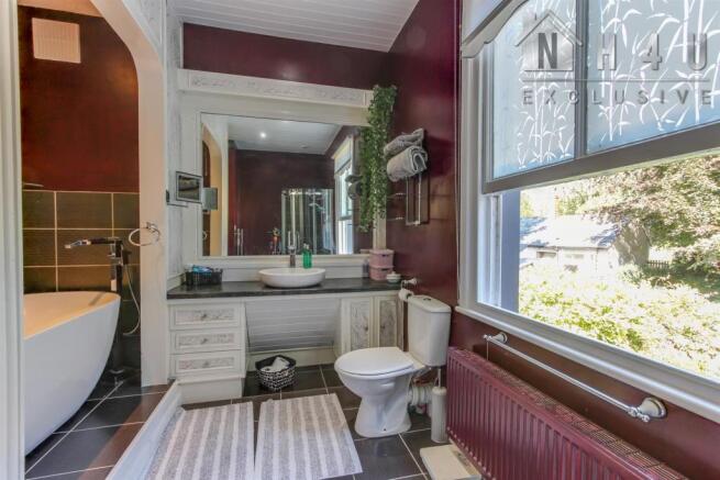 EN-SUITE: