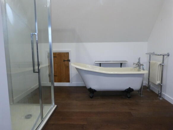 Bathroom 3, Ensui...