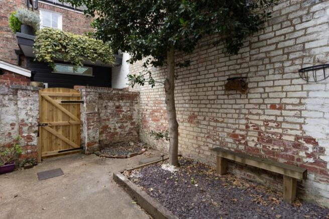 3 bed Detached to rent Image 10