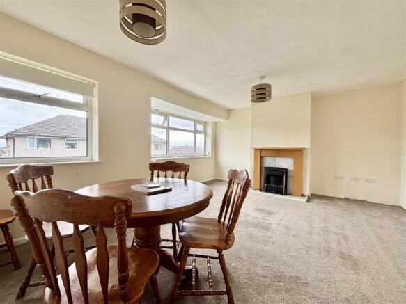 2 bed Apartment for sale Image 4