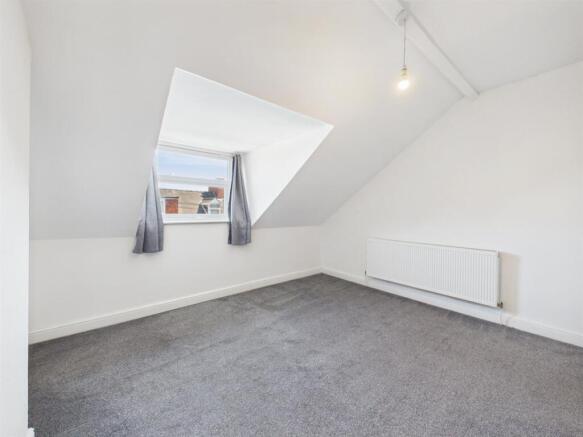 3 bed Terraced for sale Image 9