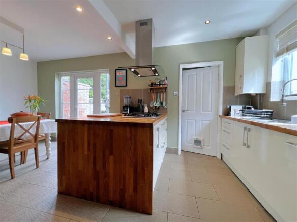 kitchen 4.jpg