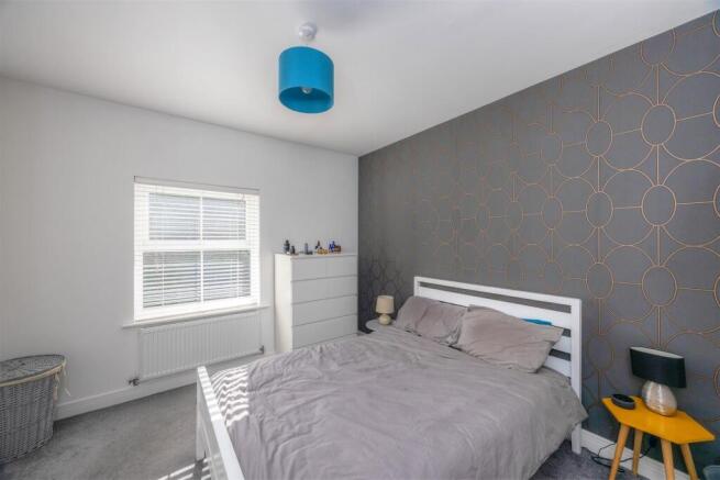 2 bed Flat for sale Image 9