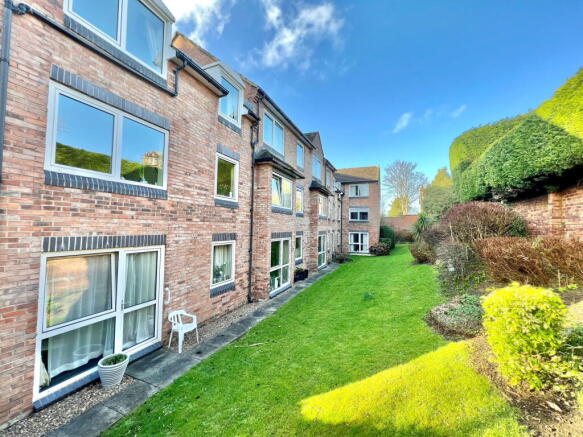 1 bed Flat for sale Image 11